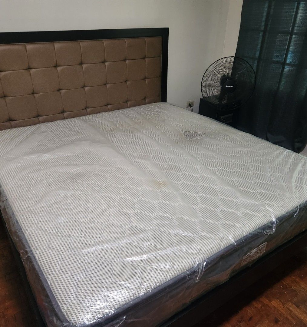 KING SIZE BED ‼️ TAKE ALL FOR 25K (72 X 75) Mandaue Foam, Furniture
