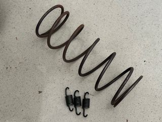 Kymco Like 125 / Italia / LX  CVT CENTER SPRING 800rpm (stock) and clutch lining springs