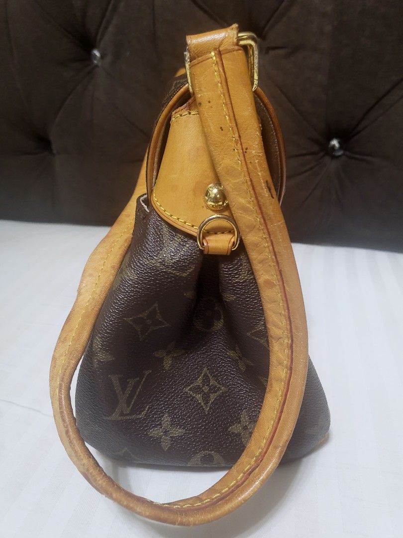 LOUIS VUITTO BEVERLY Lv beverly (Category: Luxury Bags & Wallets) located in Las Pinas. Submitted by peloveditems (Listing ID 1279819008, Image 3). Description: pls see flaw.