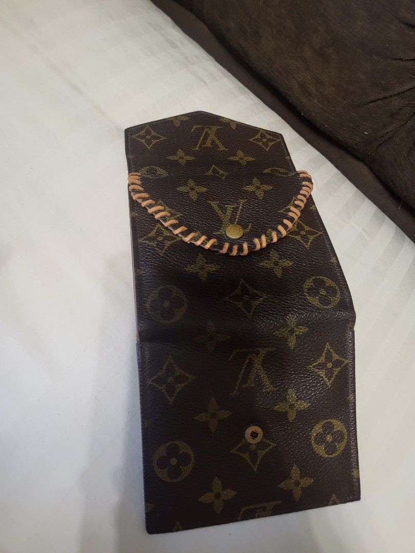 Louis vuitton wallet (Category: Luxury Bags & Wallets) located in Las Pinas. Submitted by peloveditems (Listing ID 1279781484, Image 3). Description: .