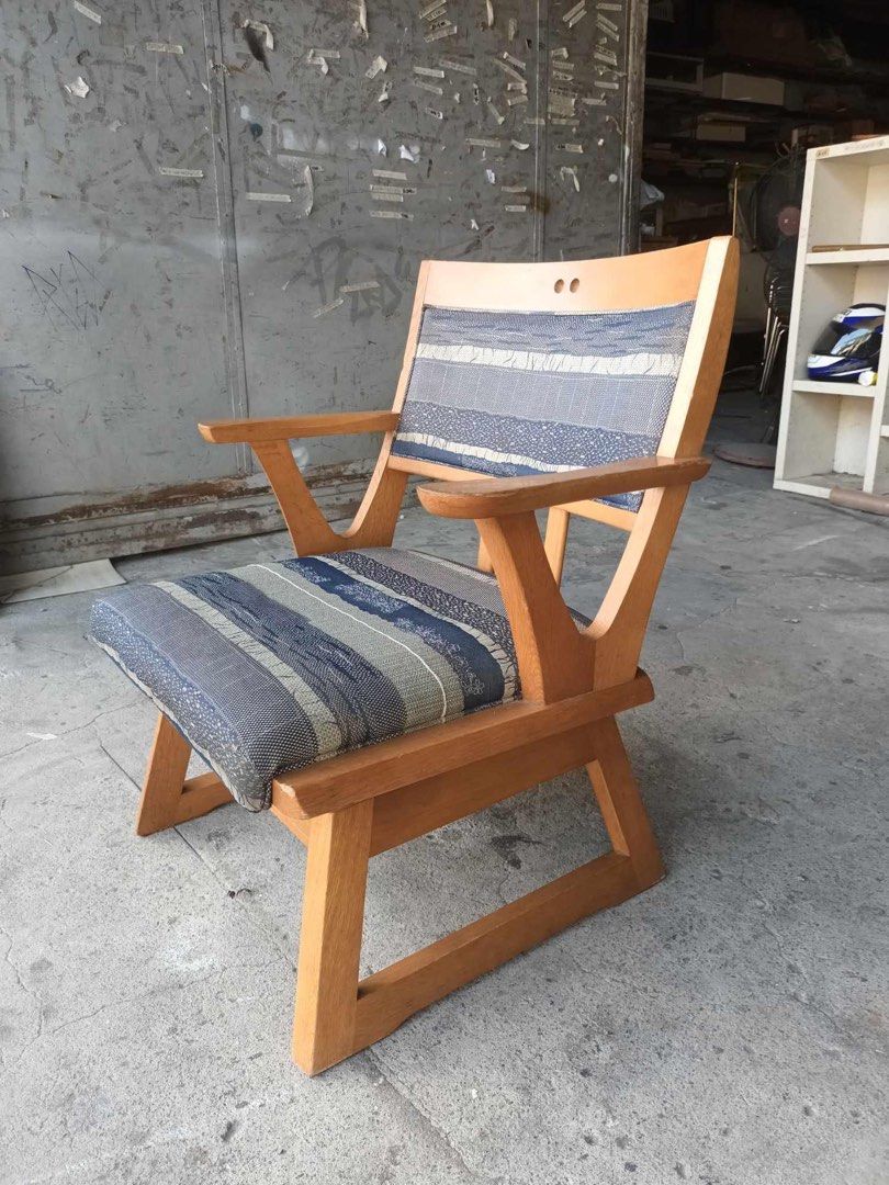 Marunin solid wood single sofa (Category: Chairs) located in Quezon City. Submitted by matetdevis13 (Listing ID 1279803618, Image 2). Description: Maruni solid wood swivel single sofa Price : 4,000 24L x 22W x 15H seat height inches Sandalan height 31 inches Fabric In good condition Code akc 334.