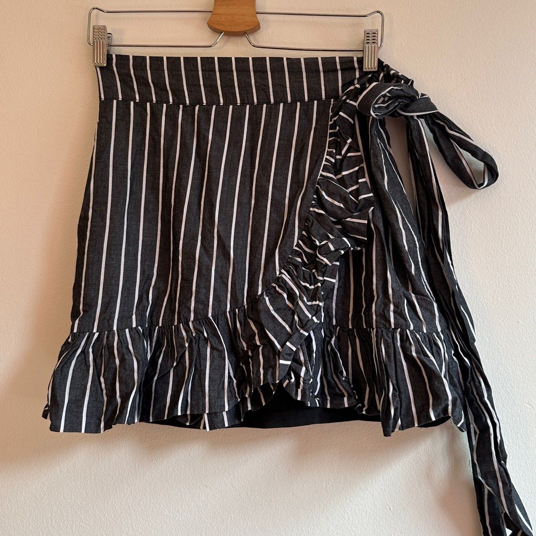 Hem wrap mini online skirt