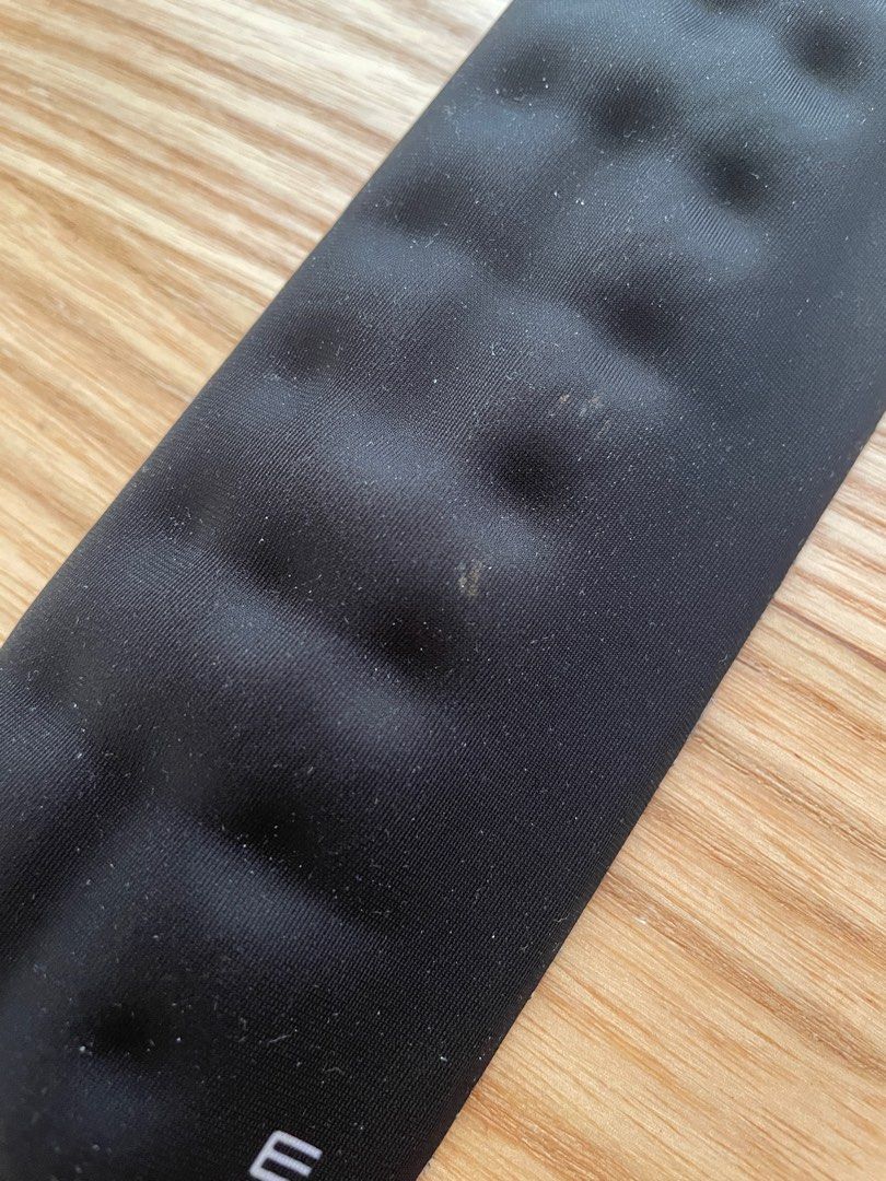 Memory foam 36cm wrist rest pad (Category: Computer Keyboard) located in Bacoor. Submitted by milesgm (Listing ID 1279795164, Image 2). Description: Bought for ₱392 A little dusty but still in good shape .