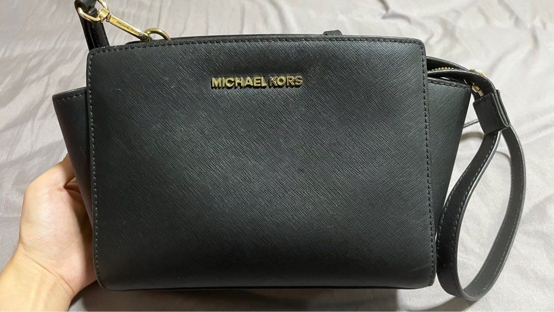 Michael Kors Selma Black Saffiano Messenger Bag Women s Fashion Bags Wallets Cross body Bags on Carousell