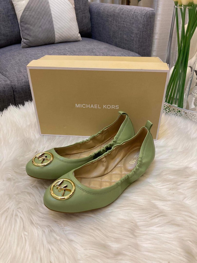 MK Fulton MOC Flats Light Sage Size 7 Women s Fashion Footwear