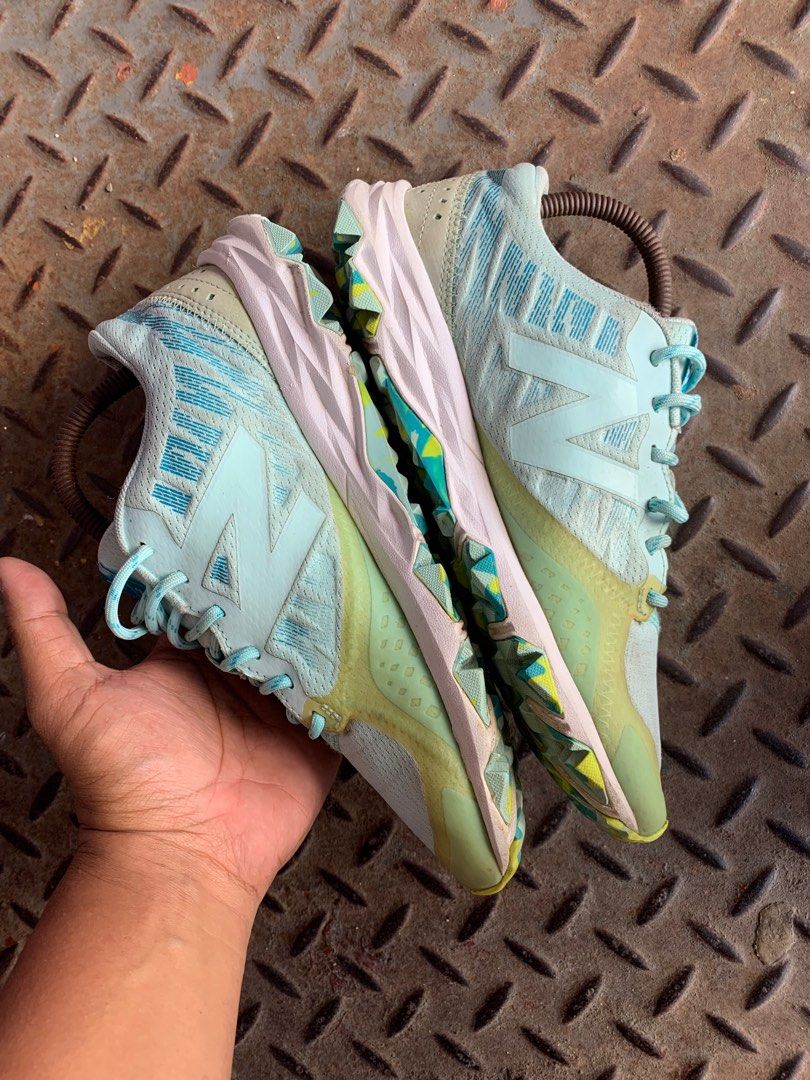 New balance 690 outlet v2 womens