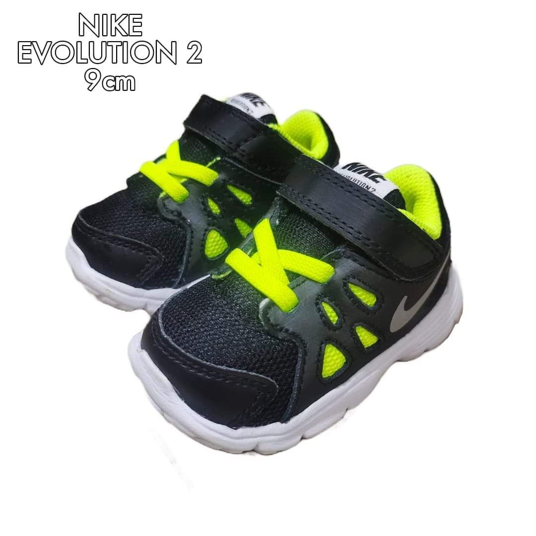 Nike evolution 2 top