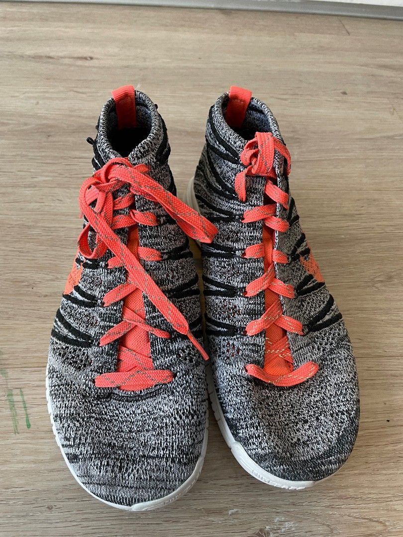 Nike free deals chukka women