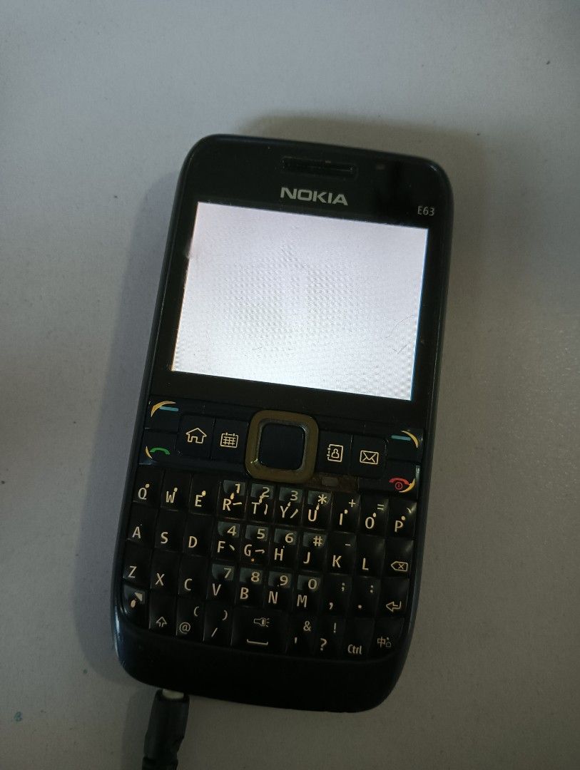 Nokia E63 (Category: Early Generation Mobile Phones) located in Telok Panglima Garang. Submitted by thecurioshop (Listing ID 1278746846, Image 2). Description: Include charger and can turn on Postage or Self Pickup available.