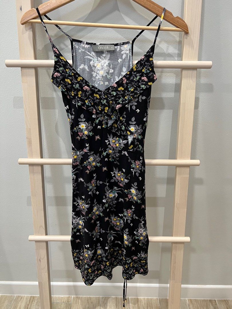 Oasis black floral sales dress
