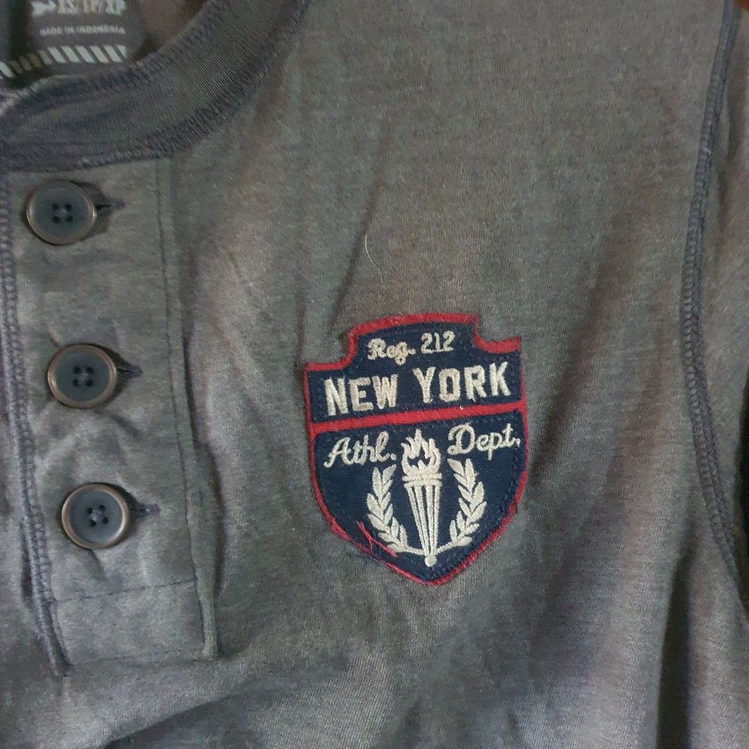 Old navy gray longsleeves shirt (Category: Tshirts & Polo Shirts ) located in Bacoor. Submitted by yellesrandomcloset (Listing ID 1279761505, Image 2). Description: .