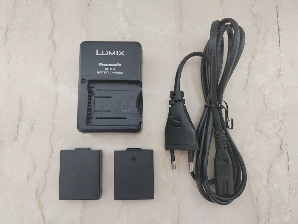 Panasonic Lumix Camera Battery Charger (DE994) & Batteries (S002E) (Total S30 only for all