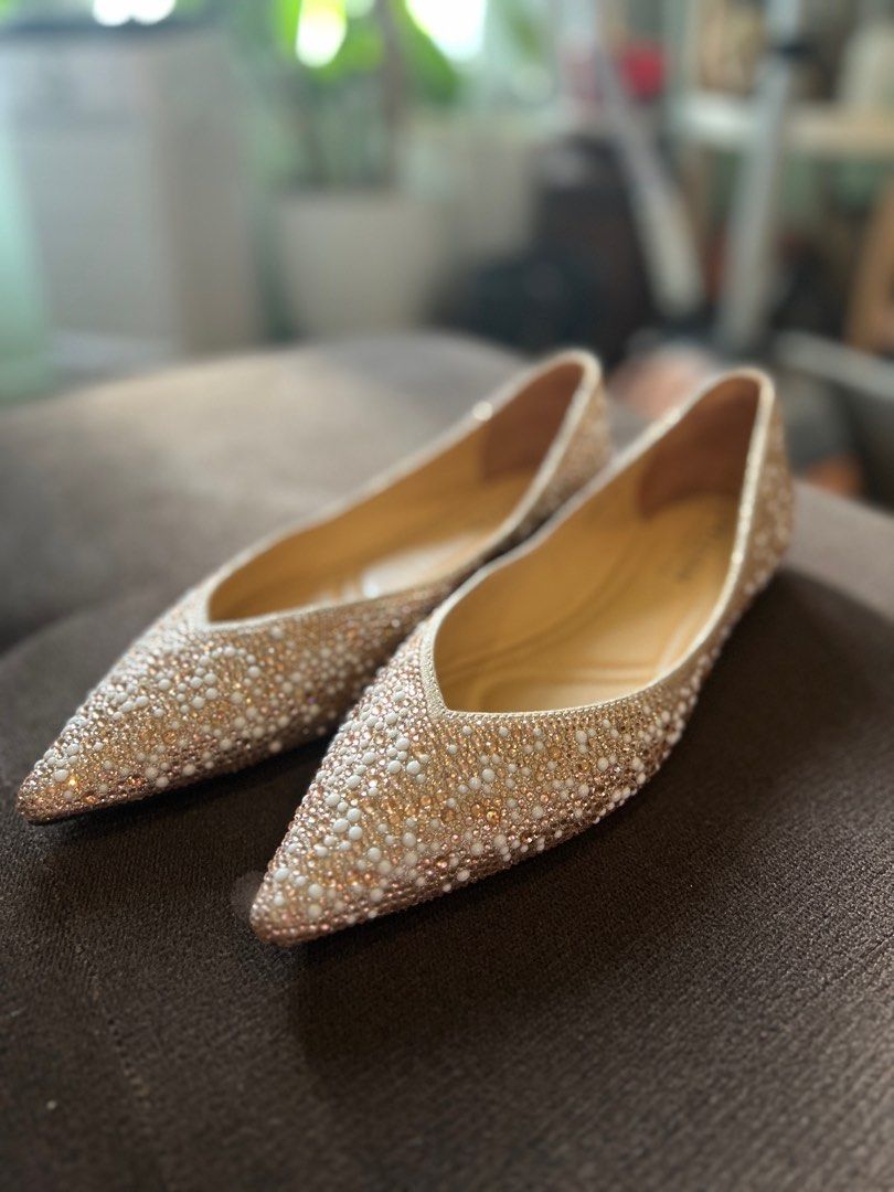 Pazzion gold rhinestone pointy flats, Women's Fashion, Footwear, Flats ...