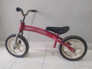 Radio best sale flyer strider