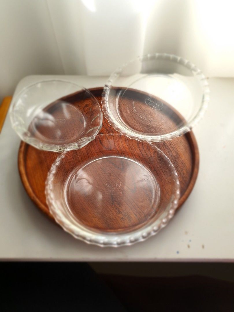 PYREX PIE DISH bundle (Category: Bakeware) located in Rizal. Submitted by missytin (Listing ID 1279826999, Image 2). Description: 19cm 2pcs 15cm 1pc php500 only.