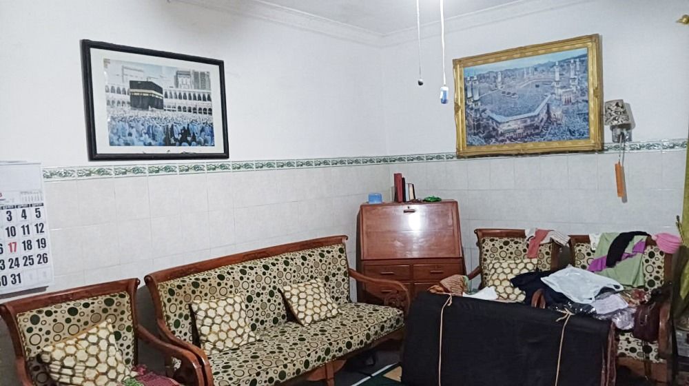 rumah_dijual_di_surabaya_dekat_1705408262_373151fb_progressive