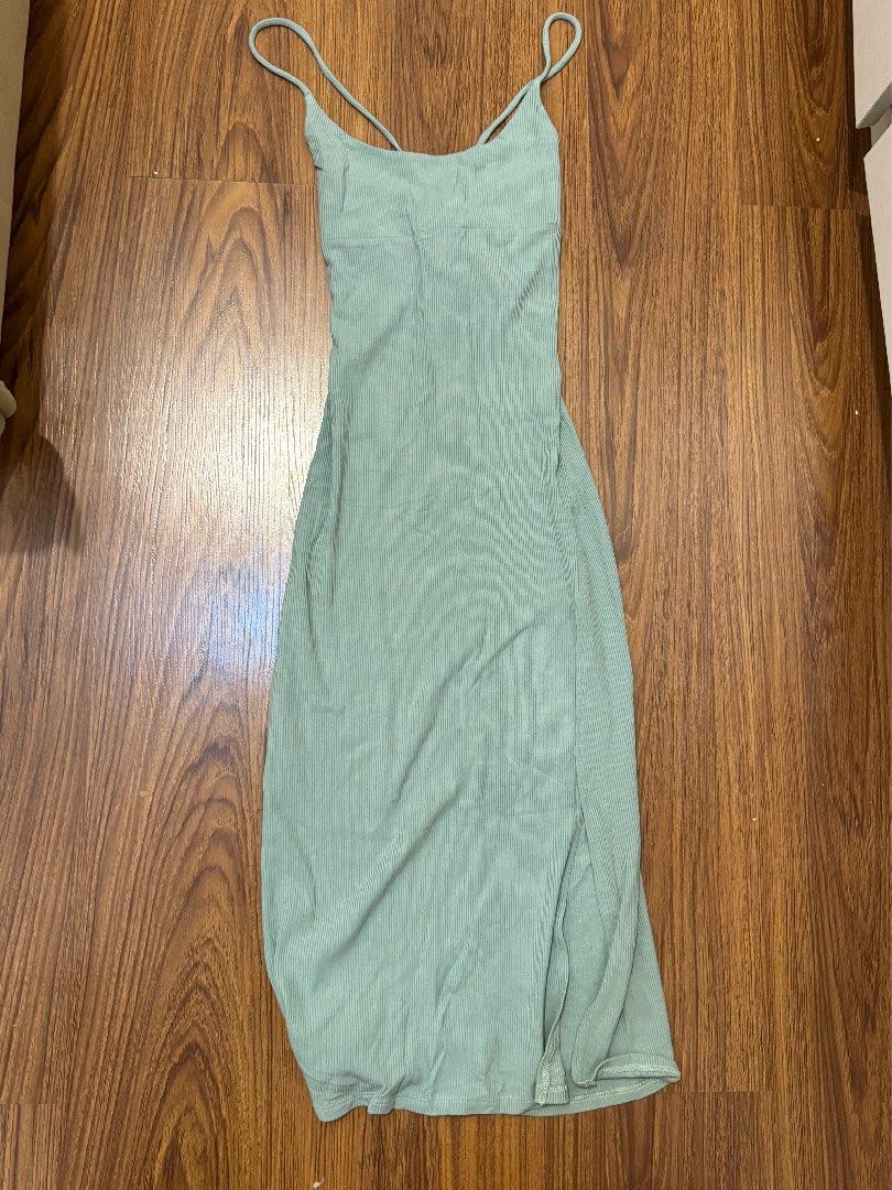 Sage Midi Dress (Category: Dresses) located in Taytay. Submitted by ac.declutters (Listing ID 1279863290, Image 2). Description: .