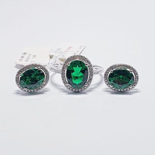 SALE!! 14k Emerald set wid diamond