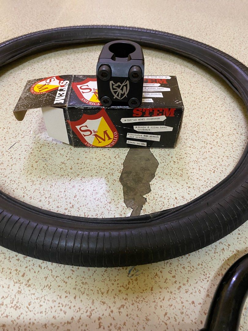 Scissors (Category: Bicycles) located in Kuala Lumpur. Submitted by youngfox_b5a340 (Listing ID 1279833253, Image 3). Description: Stem S&M, Tayar Ares Lipat 1.75,Handle bar Quamen Karma, oddys bar.
