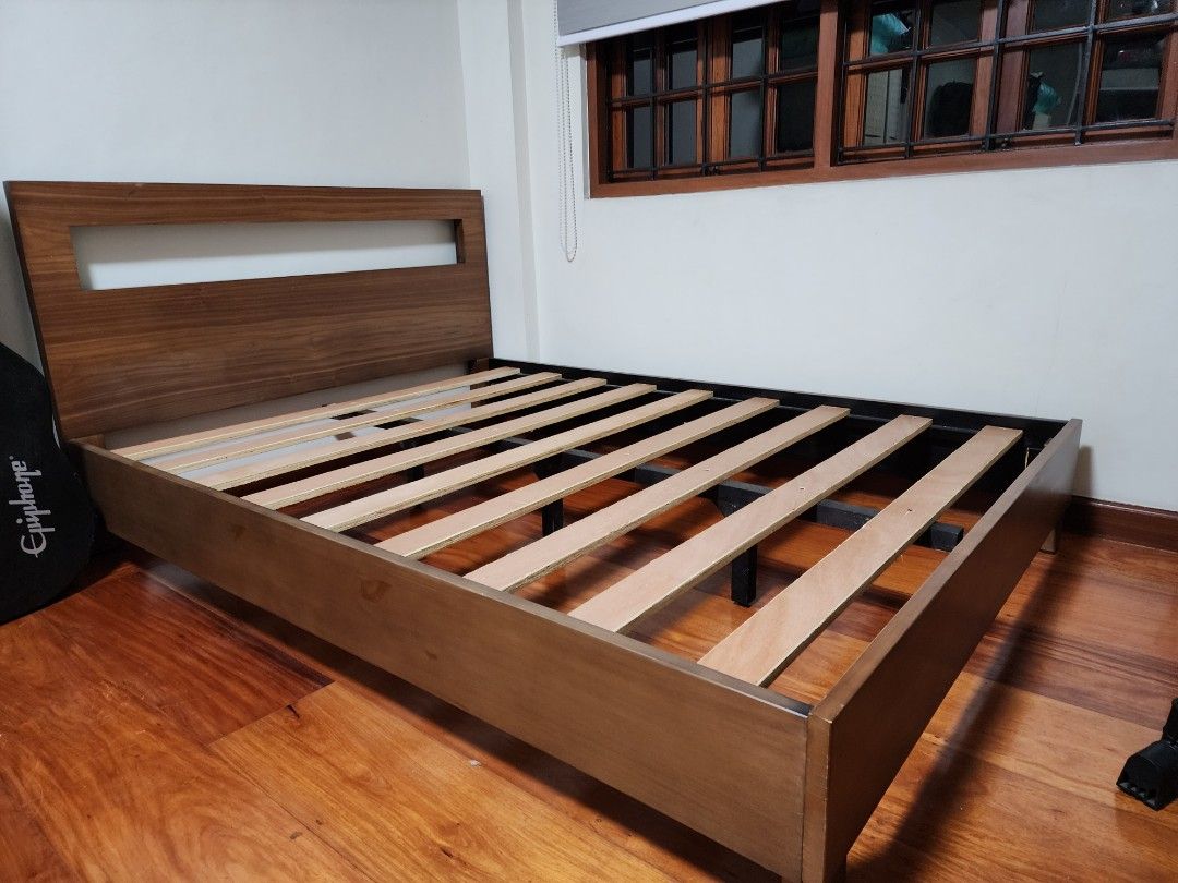 Second hand top king bed frame