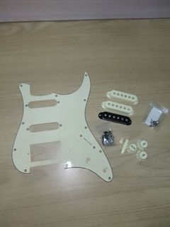 SSH Stratocaster Mod Kit (Single-Single-Humbucker) | Ivory pickguard + screws, SSS pickup covers, knobs, tips, strap lock