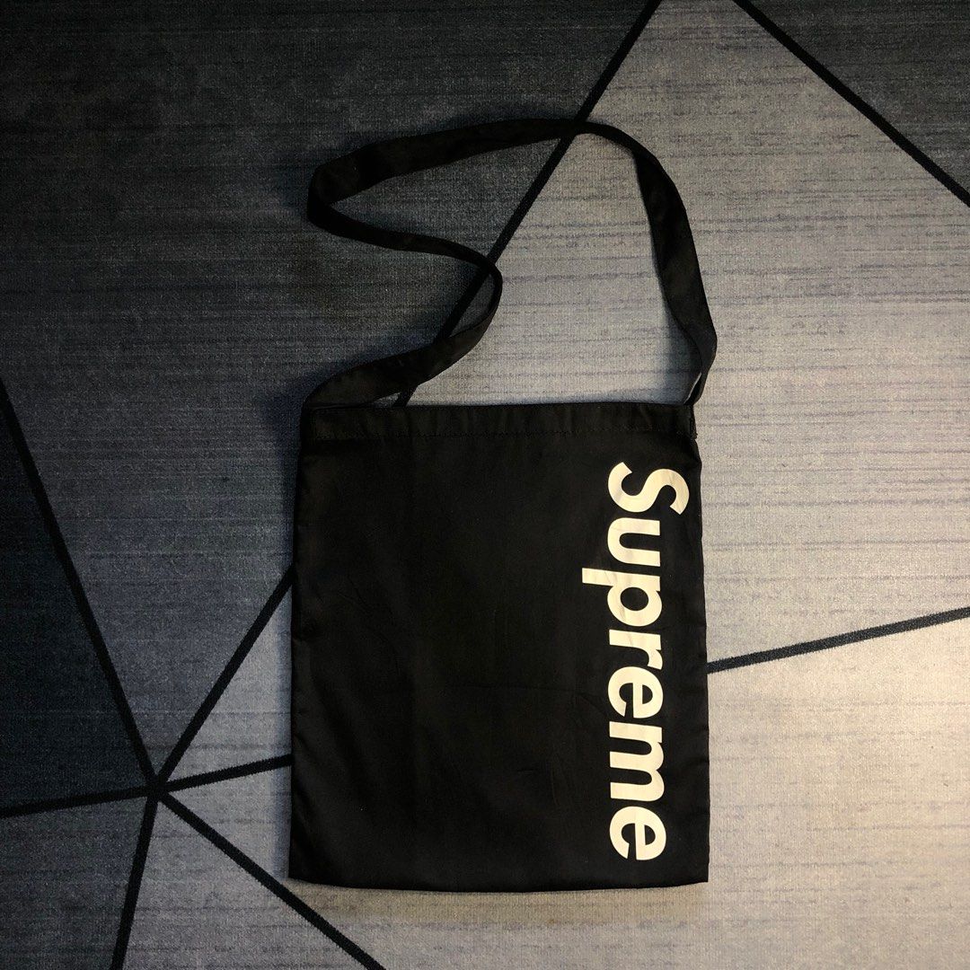 Supreme tote bag Men s Fashion Bags Sling Bags on Carousell