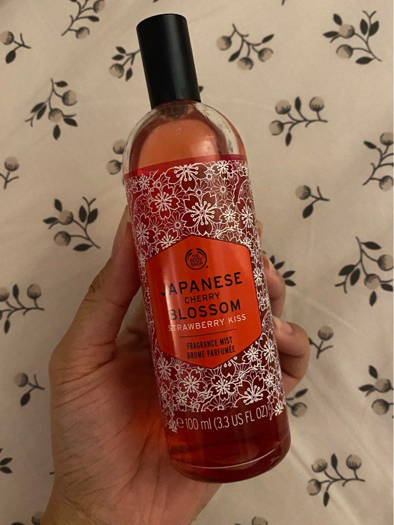 Body shop japanese cherry blossom strawberry kiss discount mist