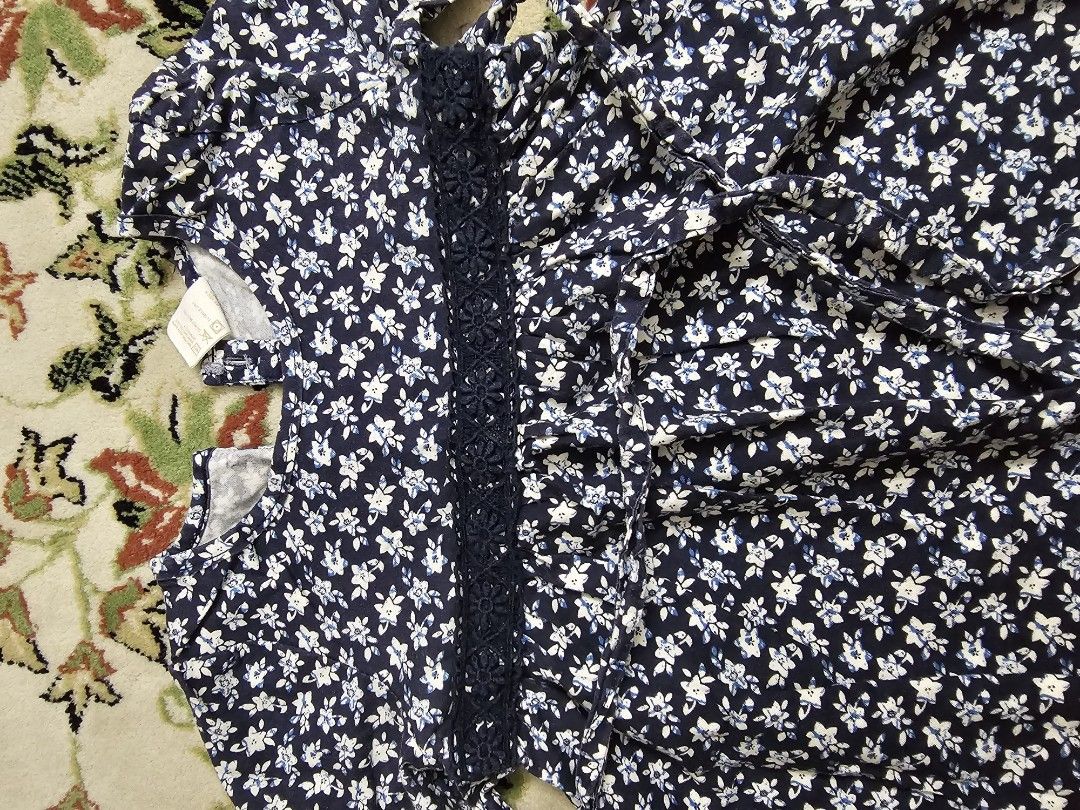Tiny button dress (Category: Babies & Kids Fashion) located in Seberang Perai. Submitted by ardikamar (Listing ID 1279769480, Image 2). Description: nice cooling cotton material. condition is still superb (8/10).