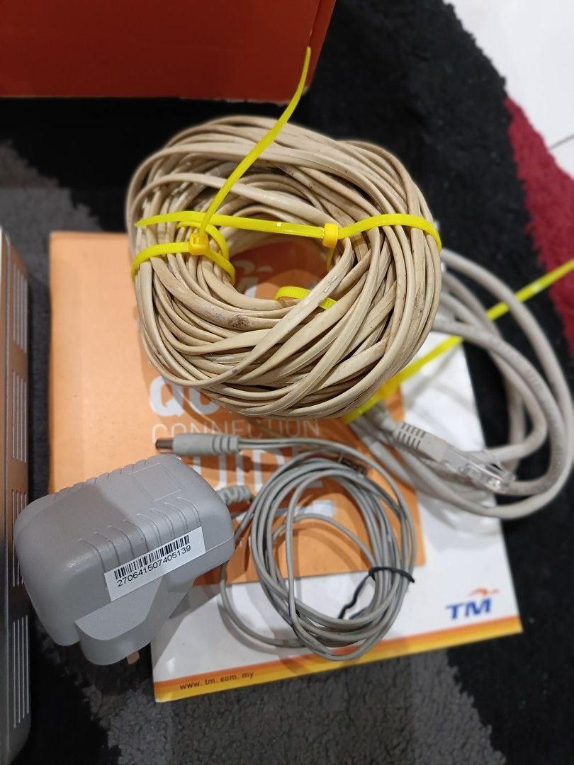TM Modem (Category: Entertainment Systems & Smart Home Devices) located in Klang. Submitted by damiasofea312 (Listing ID 1279754367, Image 3). Description: Still good condition Let go Price RM 35 utk semua dlm pic.