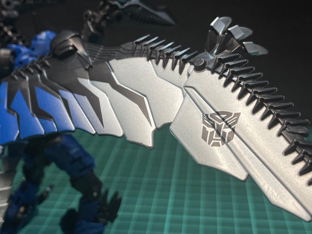 TRANSFORMERS STRAFE EVOLUTION 2 (Category: Vintage Collectibles) located in Singapore. Submitted by collectors_den (Listing ID 1279846998, Image 3). Description: Transformers Age of Extinction Strafe Evolution 2.