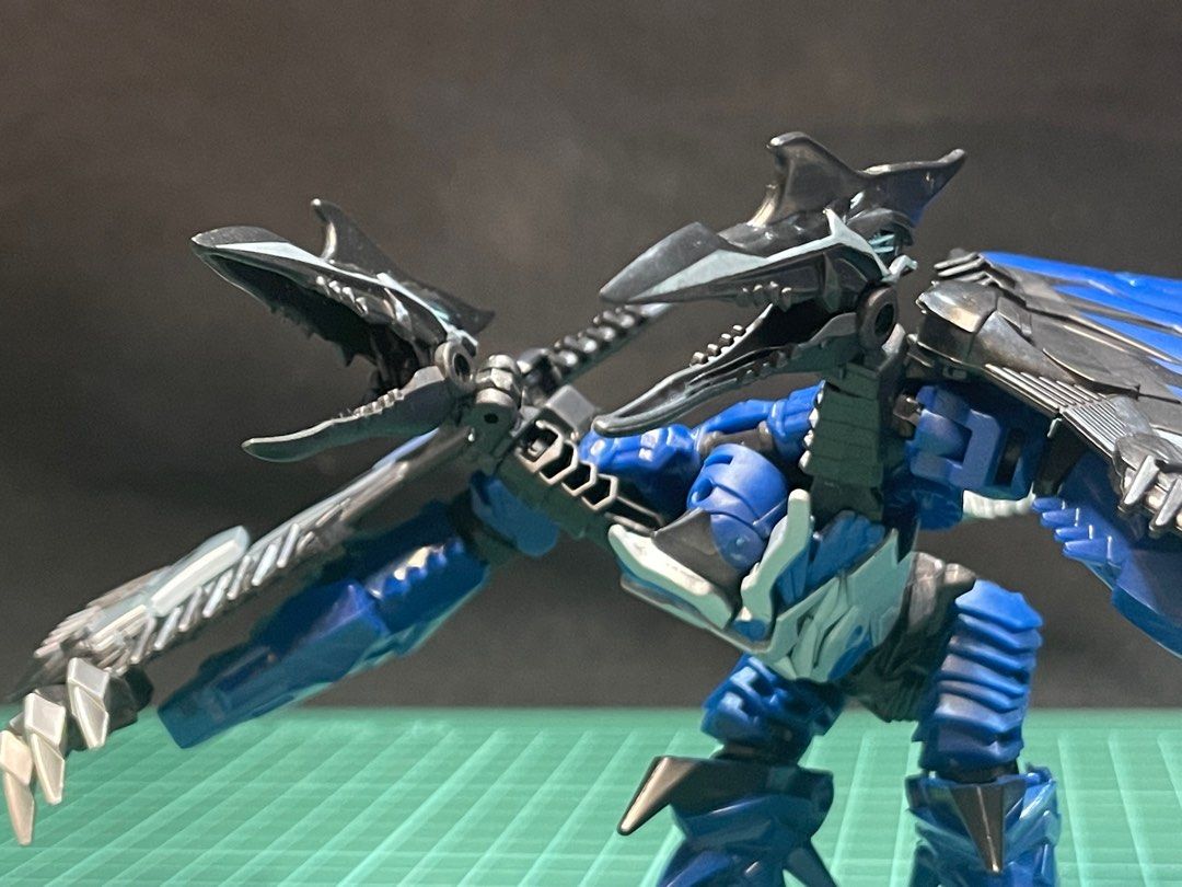 TRANSFORMERS STRAFE EVOLUTION 2 (Category: Vintage Collectibles) located in Singapore. Submitted by collectors_den (Listing ID 1279846998, Image 7). Description: Transformers Age of Extinction Strafe Evolution 2.