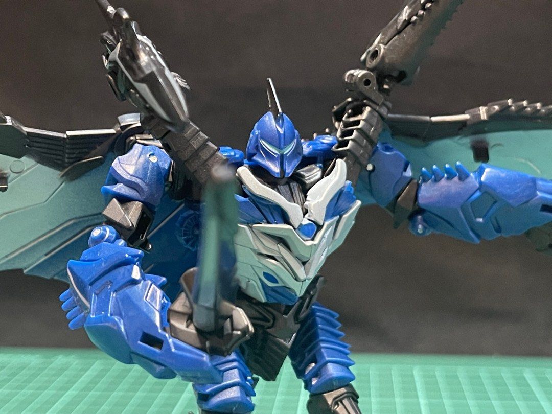 TRANSFORMERS STRAFE EVOLUTION 2 (Category: Vintage Collectibles) located in Singapore. Submitted by collectors_den (Listing ID 1279846998, Image 5). Description: Transformers Age of Extinction Strafe Evolution 2.