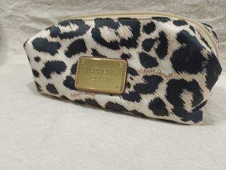 (Category: ) located in . Submitted by 3s_boutique (Listing ID 1279855929, Image 1). Description: .