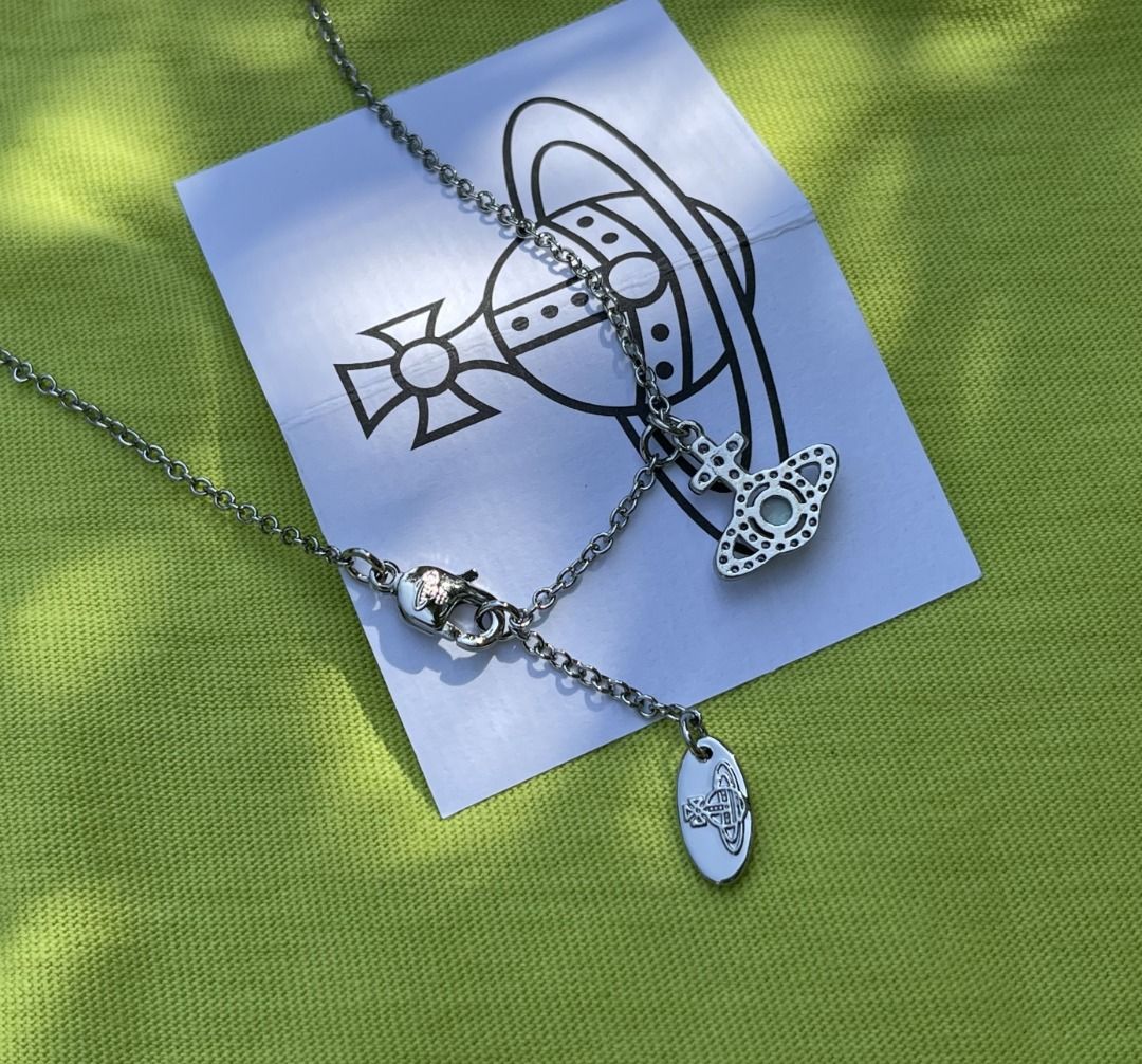 Vivienne Westwood Olympia Pendant Necklace, 女裝, 飾物及配件, 頸鍊