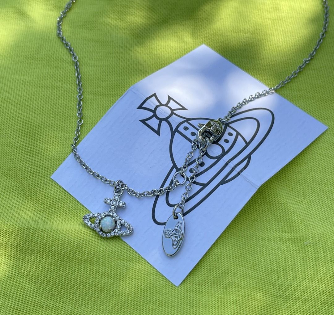 Vivienne Westwood Olympia Pendant Necklace, 女裝, 飾物及配件, 頸鍊