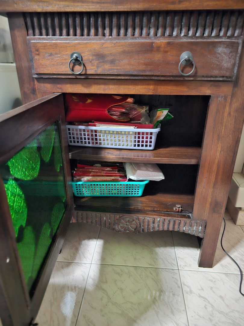 Wihardja display hot sale cabinet