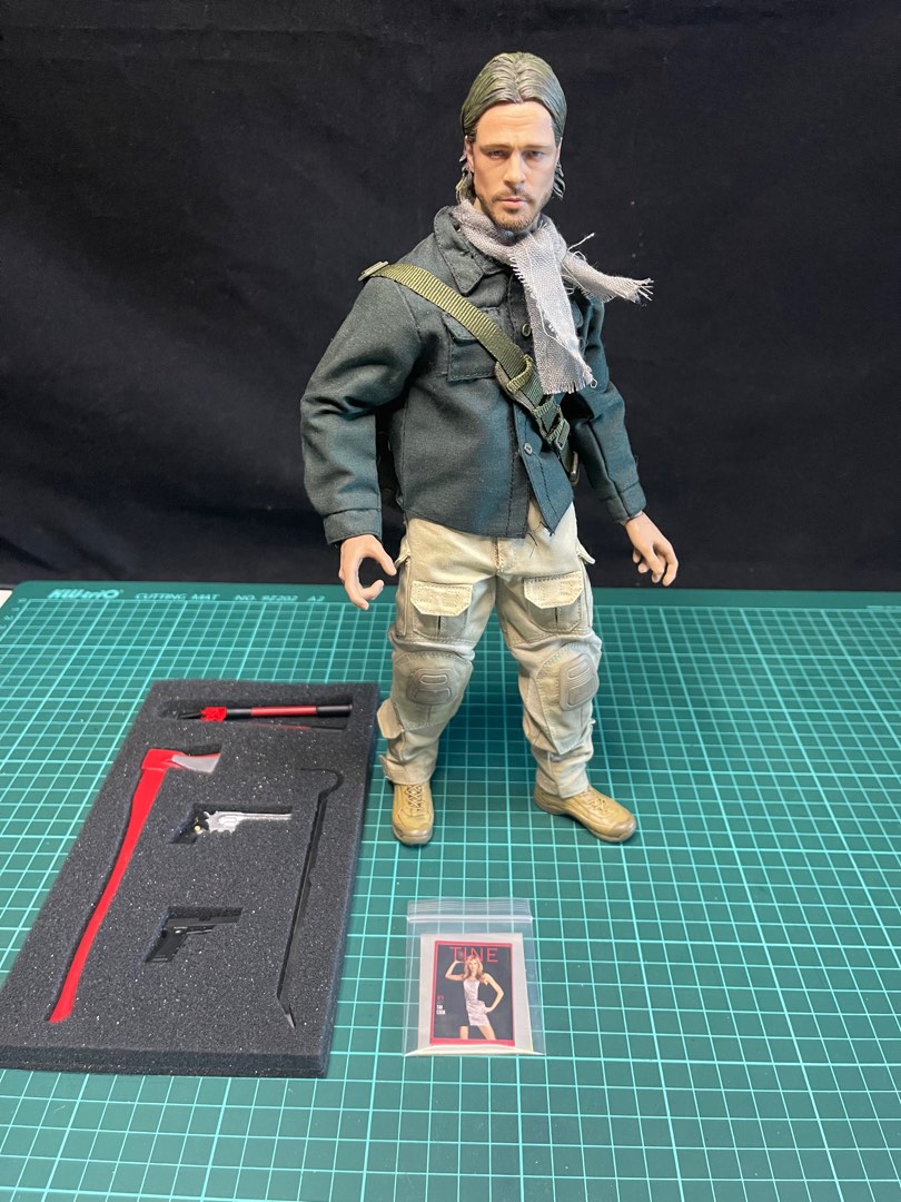 1/6 SCALED SET OF BRAD PITT HEADSCULPT AND WORLD WAR Z COSTUME AND  ACCESSORIES, Hobbies & Toys, Memorabilia & Collectibles, Vintage  Collectibles on Carousell