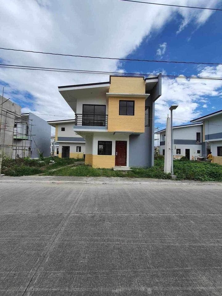 3 Bedrooms 2 Storey Single Attached House And Lot For SALE Sta. Rosa