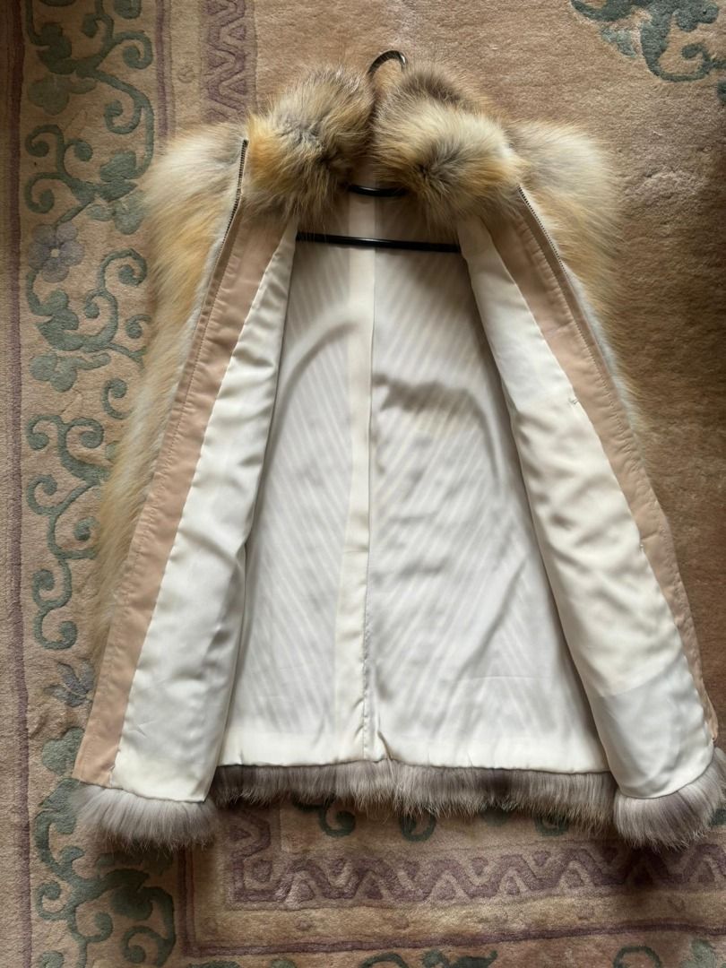 雪狐貂皮皮草短袖上衣, 女裝, 外套及戶外衣服- Carousell