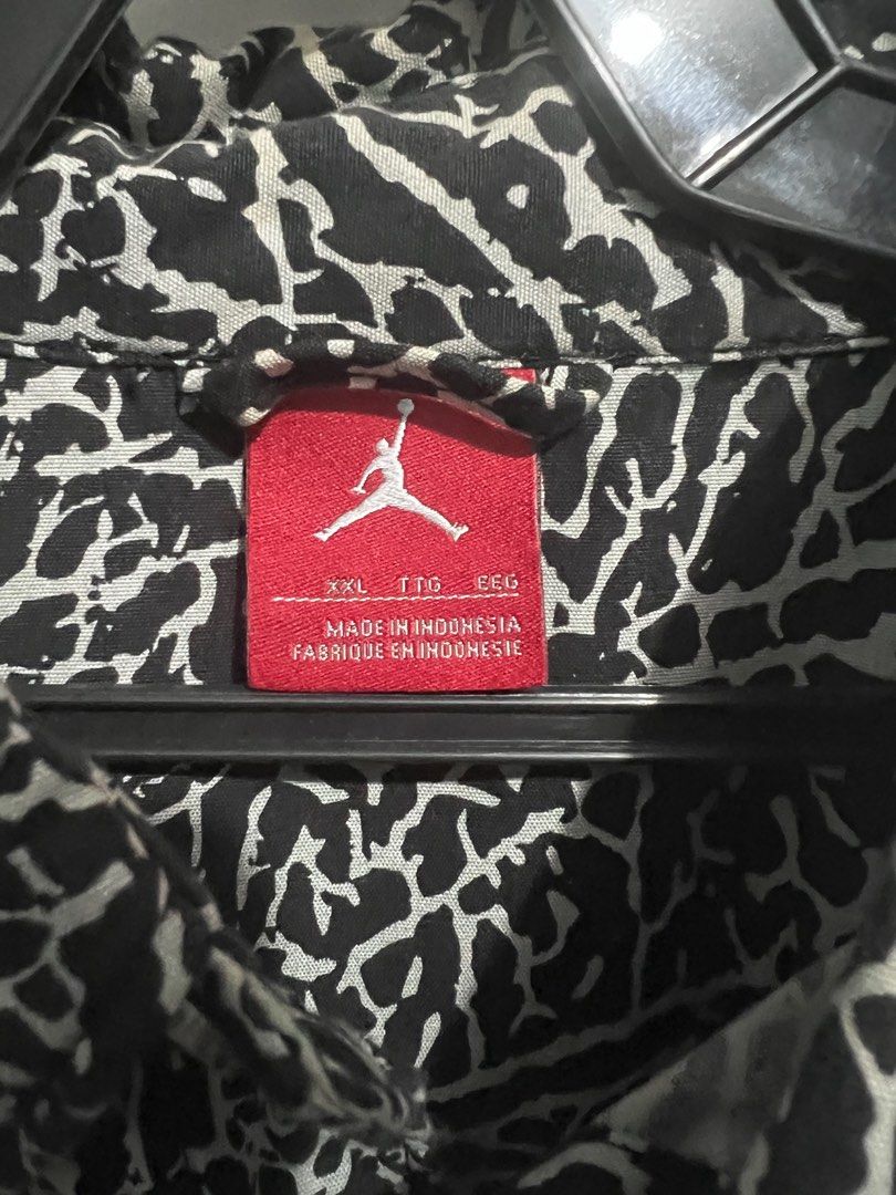 Air Jordan Elephant Print Polo (Category: Tshirts & Polo Shirts ) located in Makati City. Submitted by Row23 (Listing ID 1280093431, Image 3). Description: Gifted/ Closet Queen XXL on tag Dimes- 26.5x32.5 10/10 3K +sf MOP- Gcash JNT Courier .