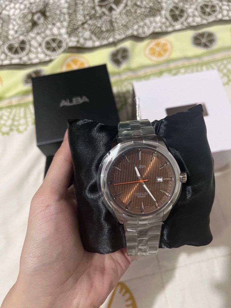 ALBA Watch (Stainless Steel, Water Resistant, 10 Bar) (Category: Men's Watches) located in Binan City. Submitted by jenniekxm (Listing ID 1280098481, Image 1). Description: Authentic ALBA Watch. Never been used, and there are no scratches. As seen in the picture, the plastic cover hasn’t even been removed yet..
