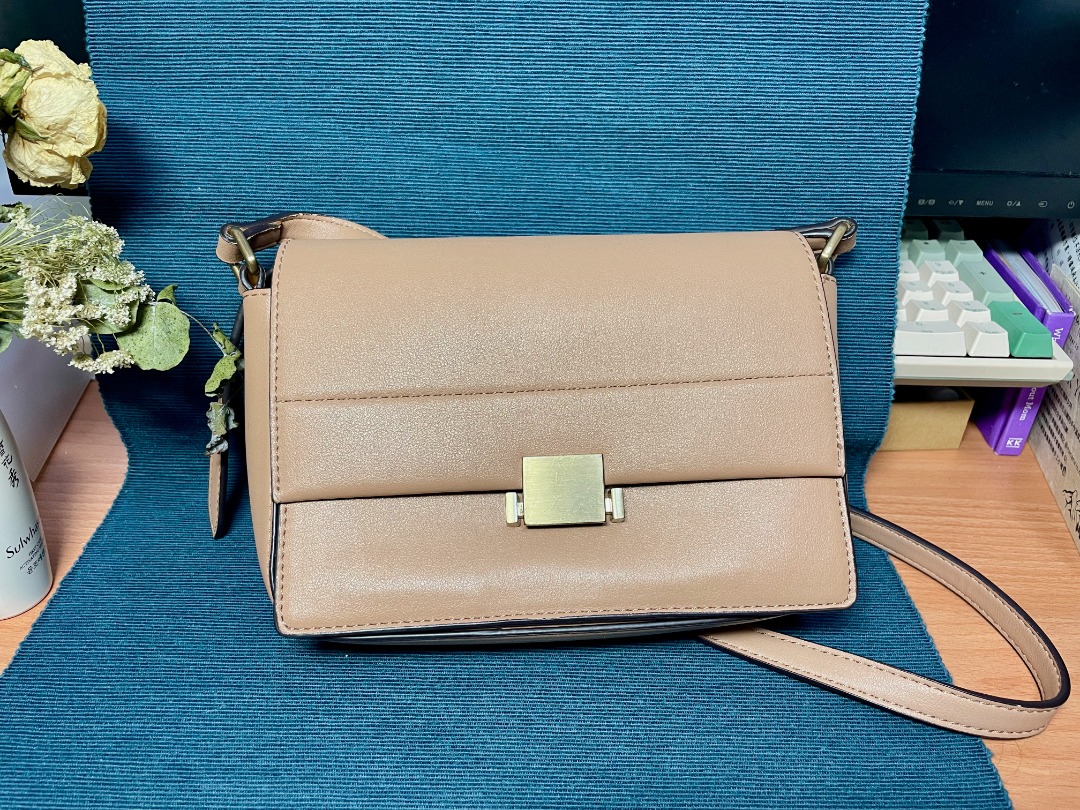 ALDO Praets 斜背包 / 肩背包 / crossbody bag Beige, 她的時尚, 包包與錢包, 單肩包在旋轉拍賣