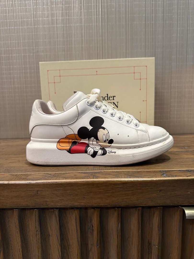 Alexander mcqueen shop mickey mouse sneakers
