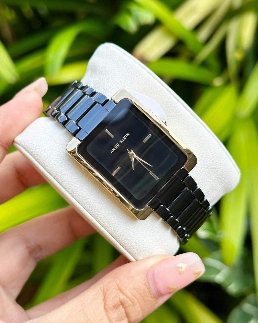 Anne hotsell klein smartwatch