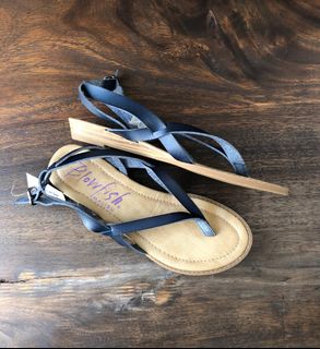 Outland best sale sandals zalora