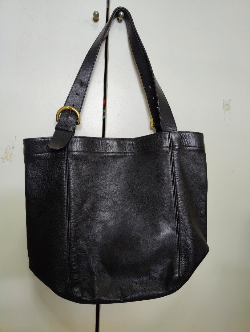 Coach bag black color sales