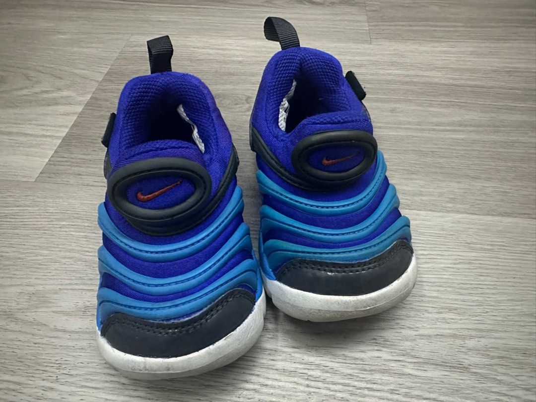 Authentic Nike Dynamo Free Running Shoes Size 5C