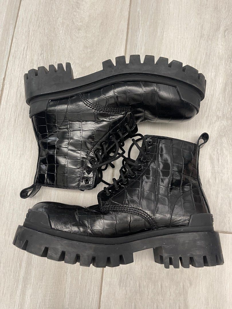 Balenciaga Strike Boots Croc Effect Size 41, 名牌, 鞋及波鞋- Carousell