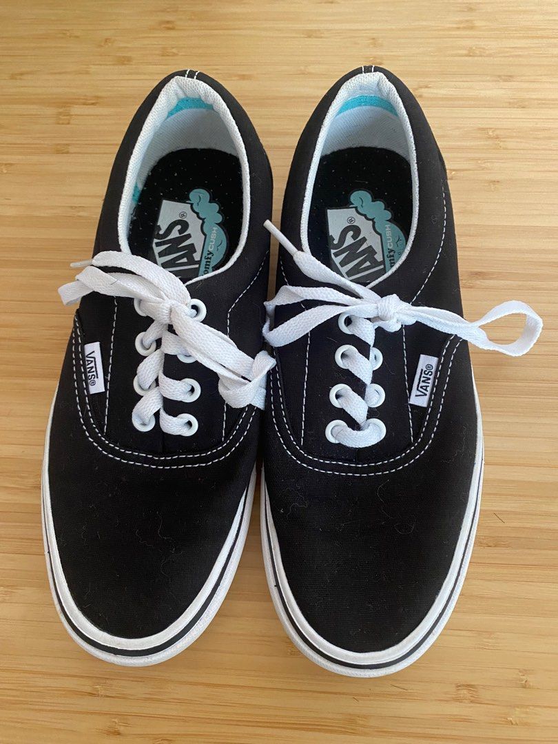 Low top black vans cheap