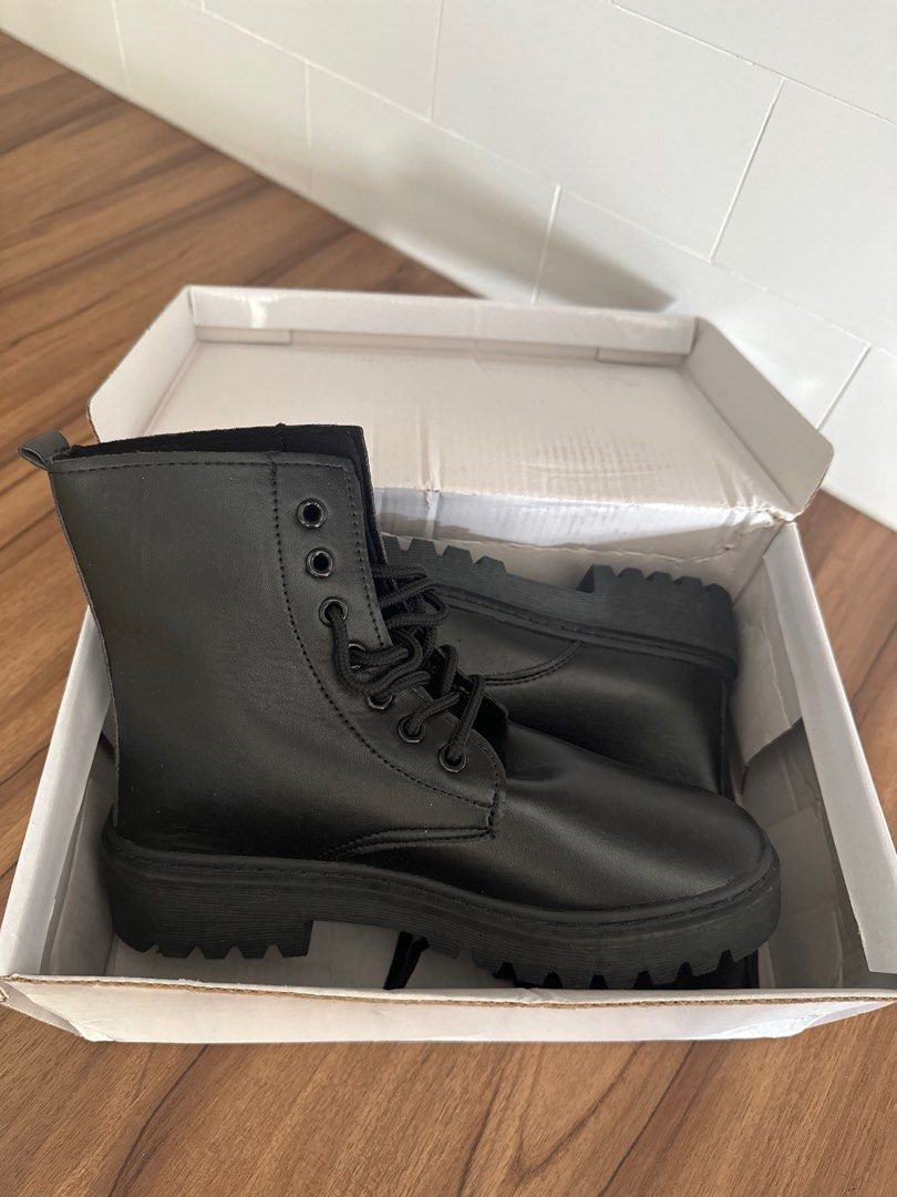 Casual outlet heeled boots